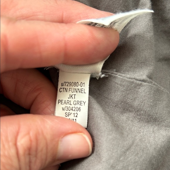 Gap Women's Light Gray Utility Jacket (3) - Picture 10 of 13